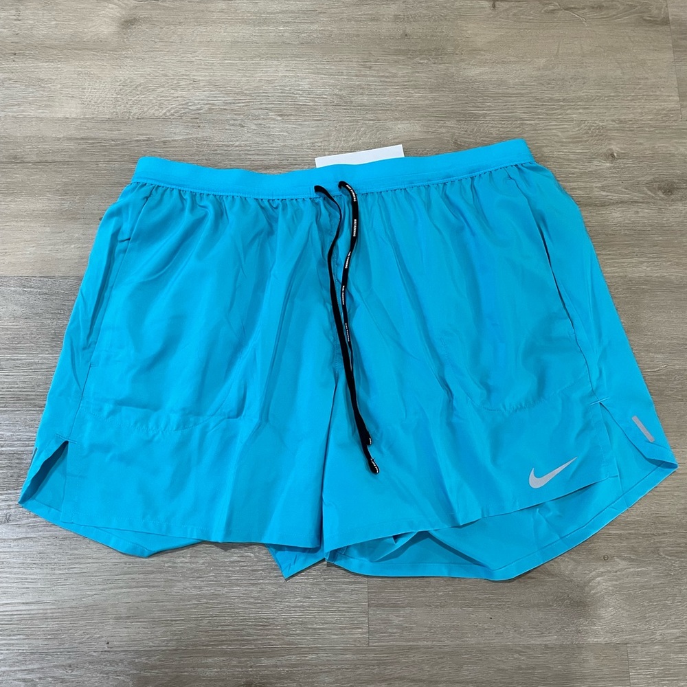 Nike standard fit 5” length running shorts size XXL